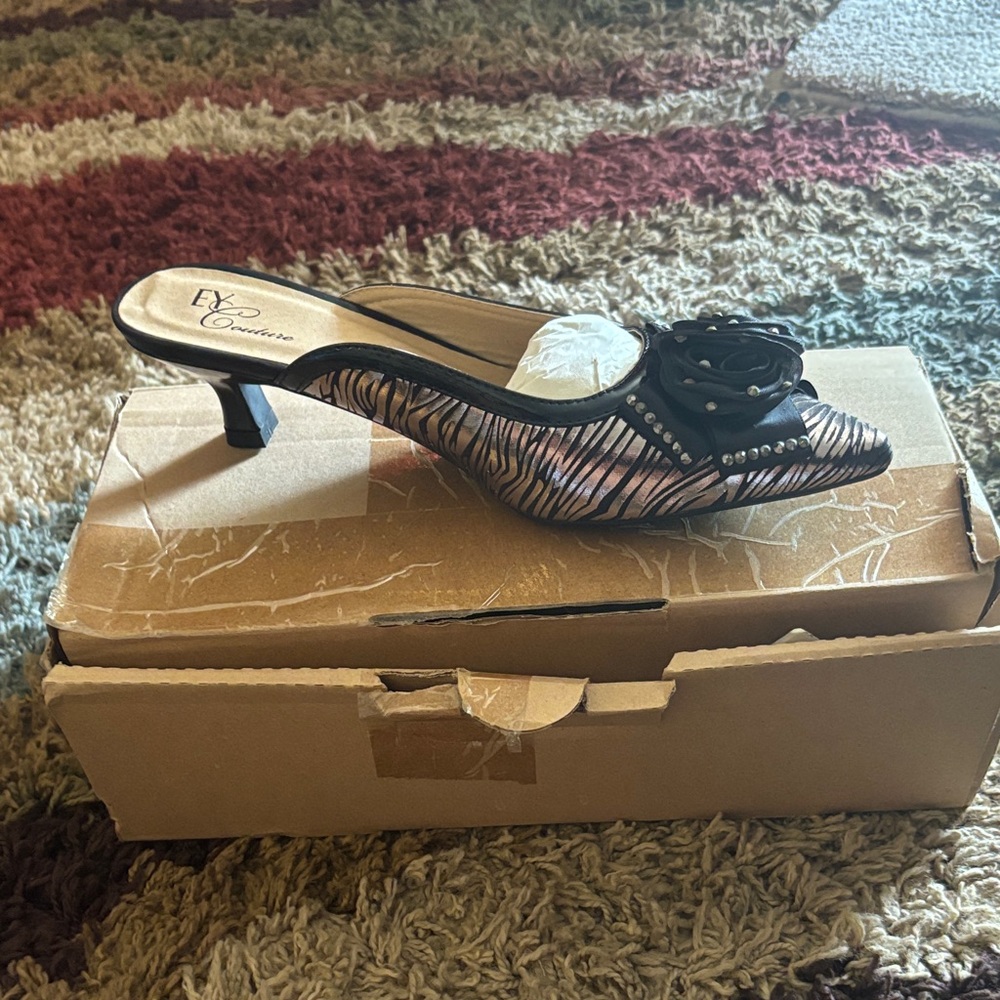 Elegant Women's Black and Brown Heels by